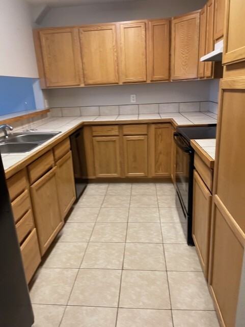 Alpine Apartments - Photo 4 of 16