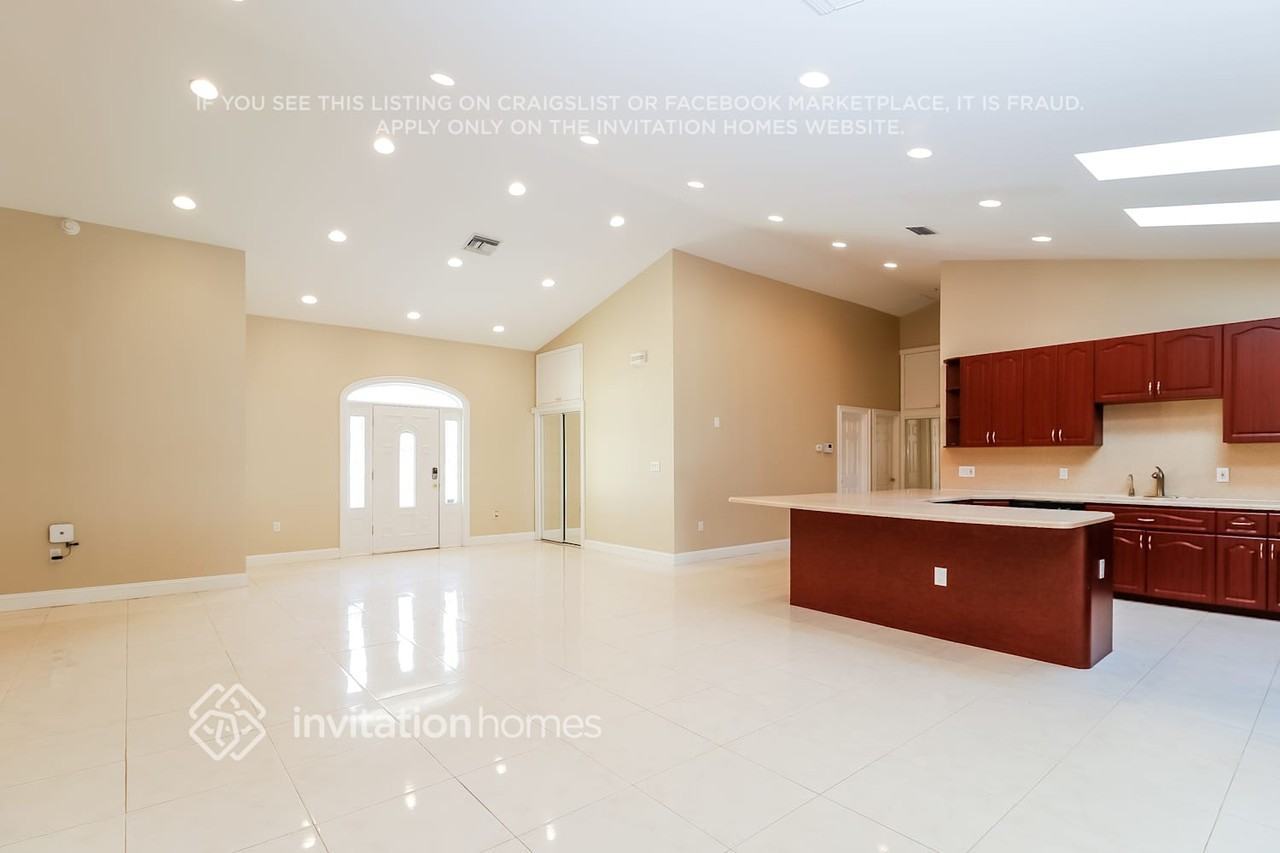 2202 Curtis Dr N - Photo 6 of 21