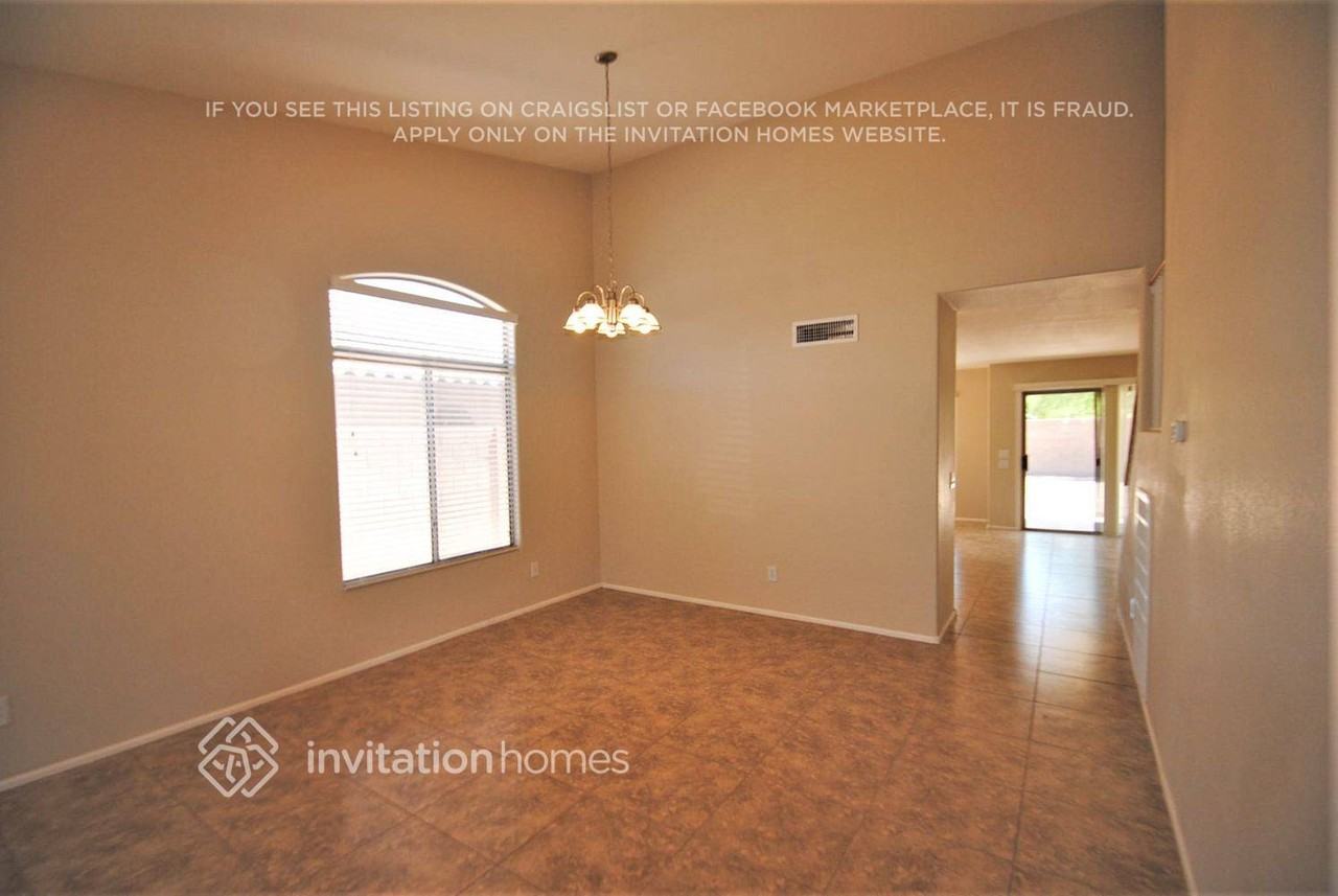 519 N 167th Dr - Photo 3 of 16