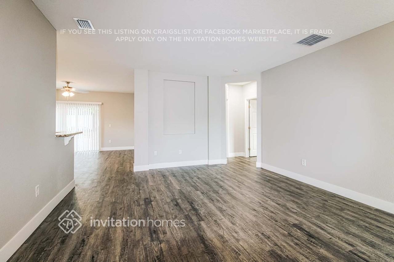 5194 Deltona Blvd - Photo 5 of 17