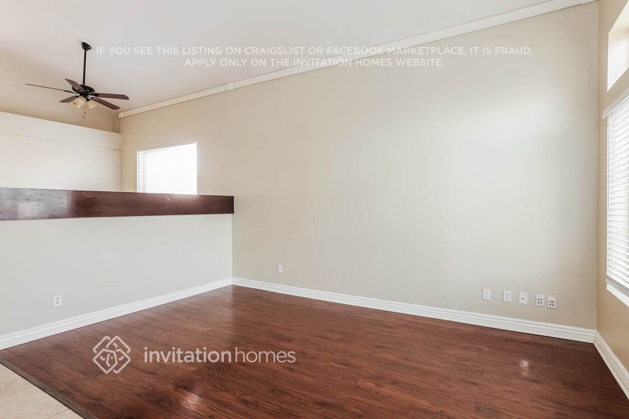 10901 W Hayward Ave - Photo 4 of 17