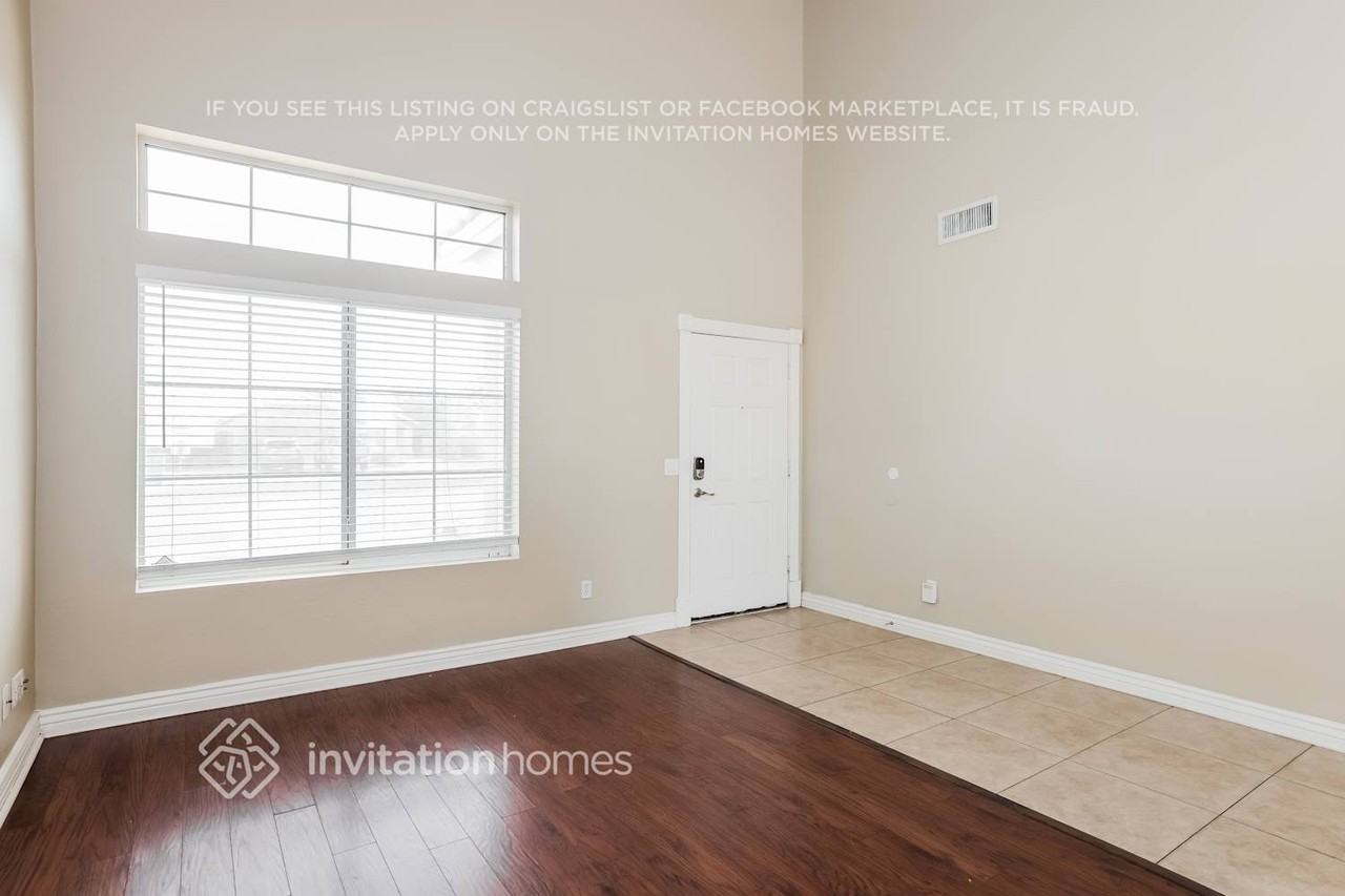 10901 W Hayward Ave - Photo 5 of 17