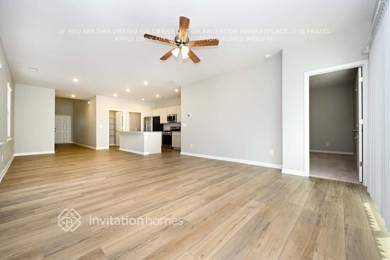 513 Almere Dr - Photo 4 of 18