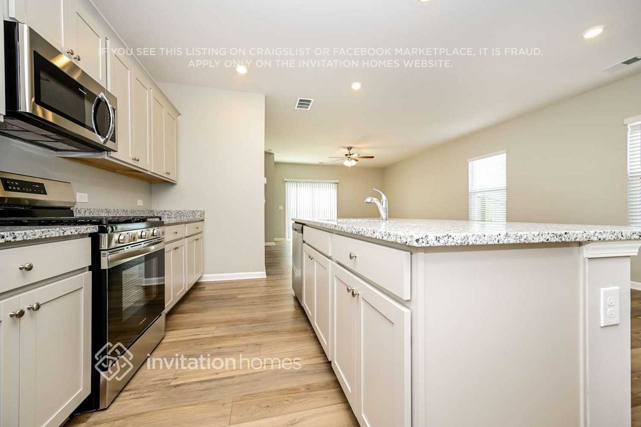 513 Almere Dr - Photo 6 of 18