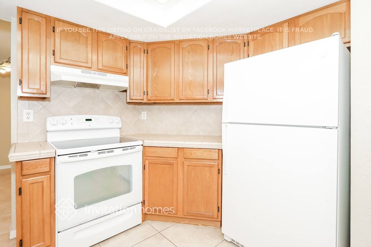 26055 Ocelot Ln - Photo 3 of 15