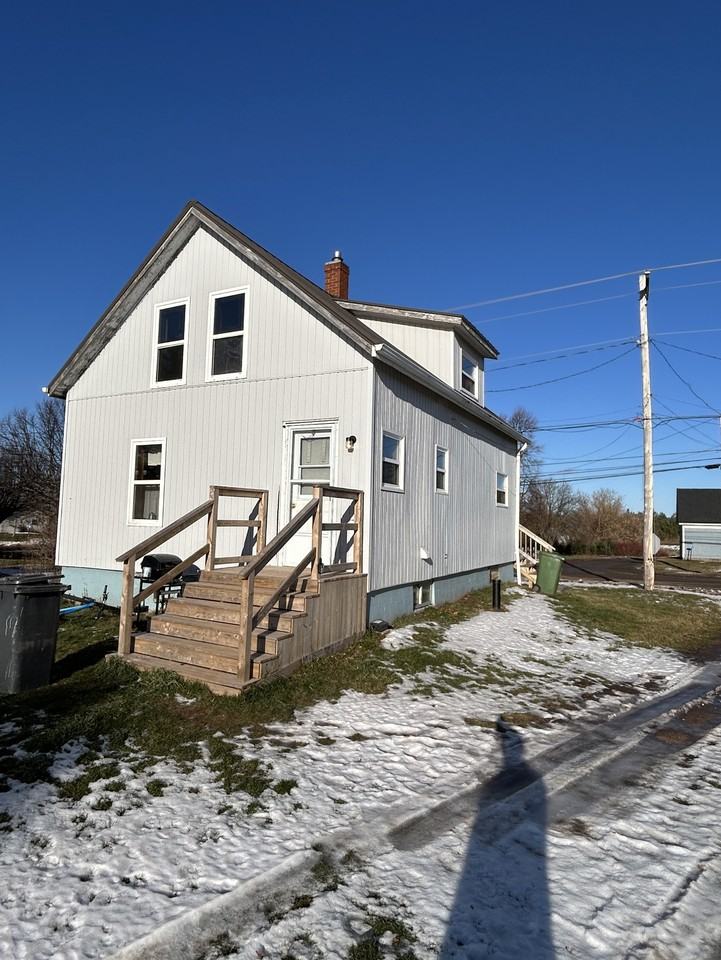 981 Callbeck St #1 - Photo 2 of 19