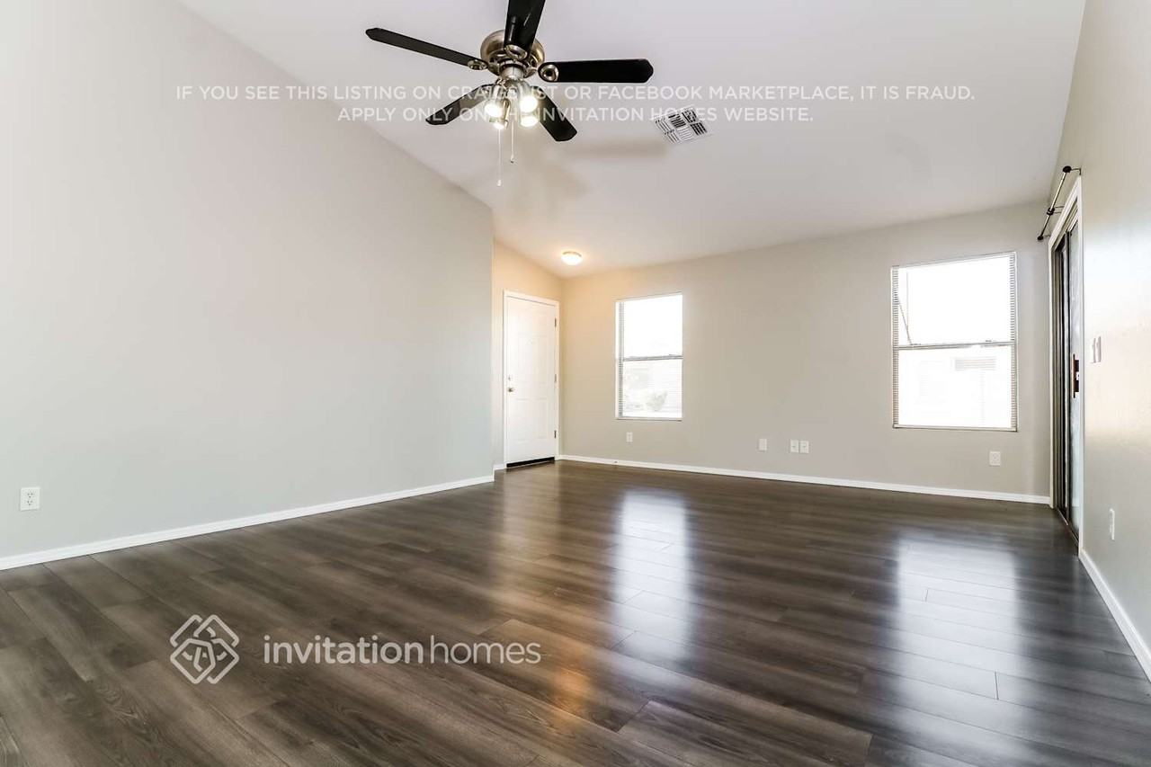 14113 N 126th Ave - Photo 3 of 16