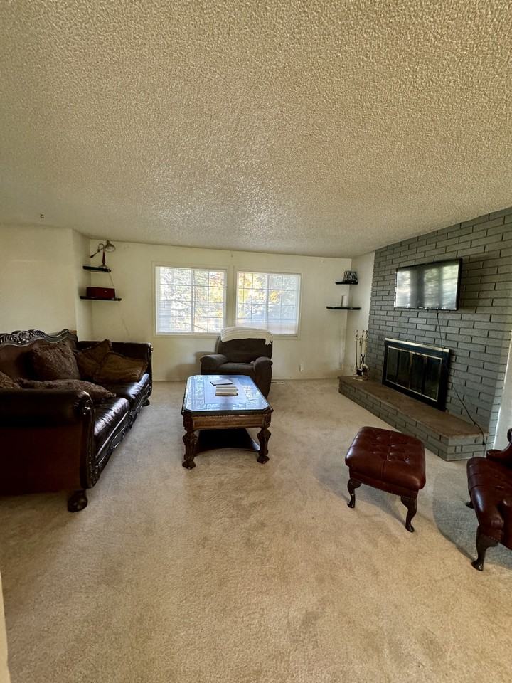 E 15th N #B - Photo 5 of 28