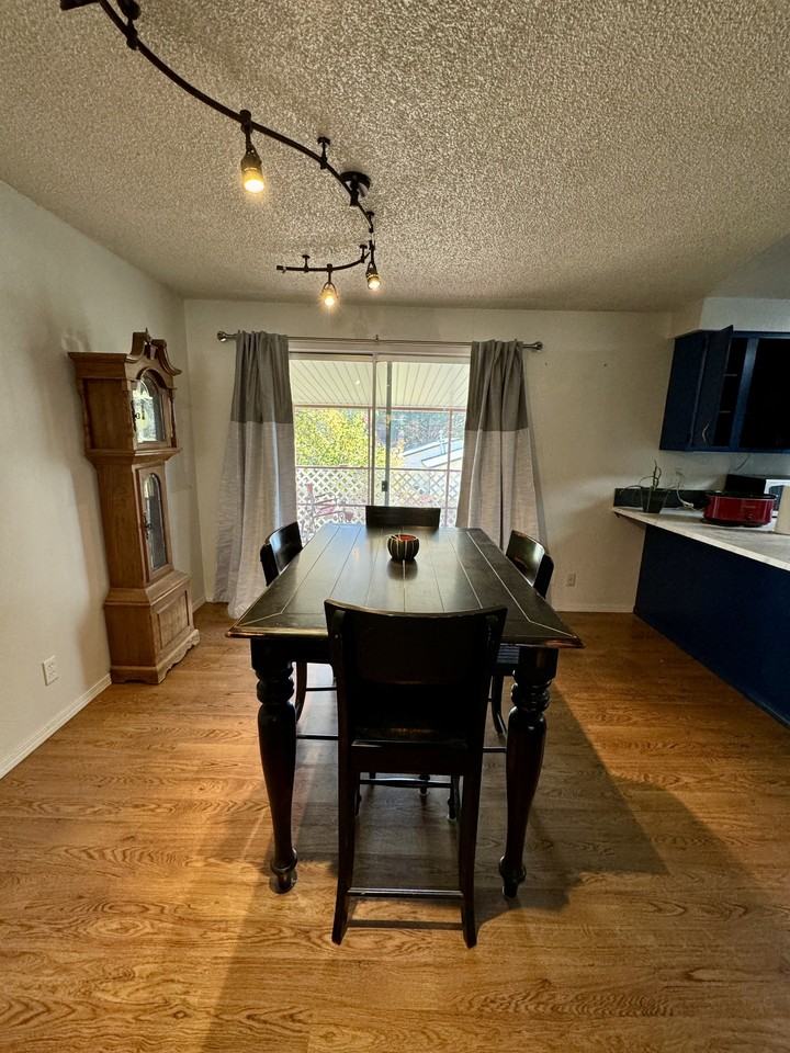 E 15th N #B - Photo 6 of 28