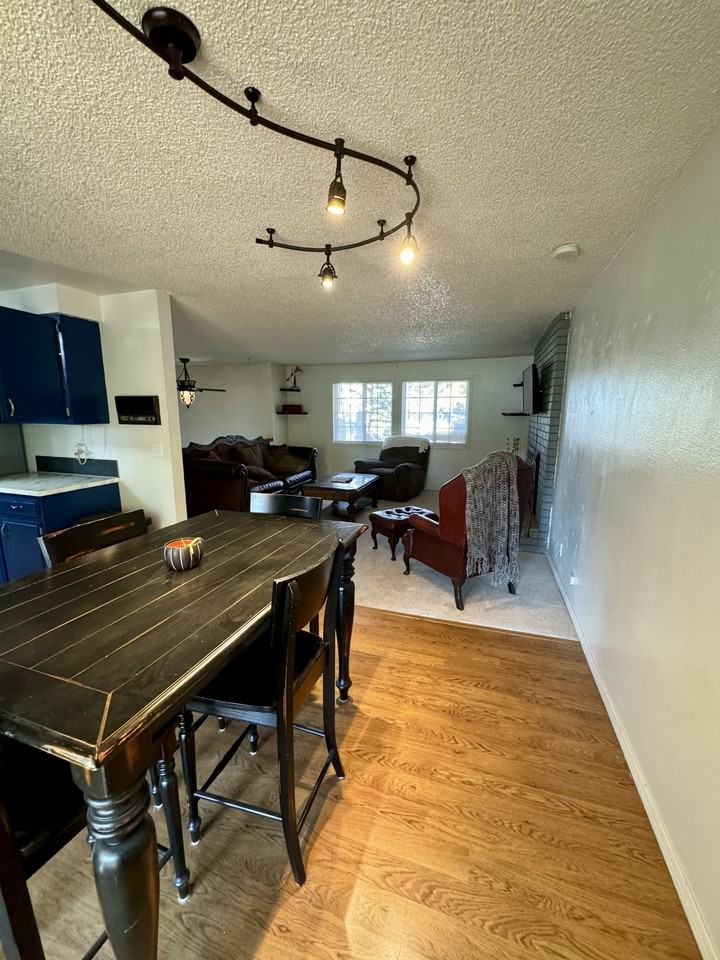 E 15th N #B - Photo 7 of 28