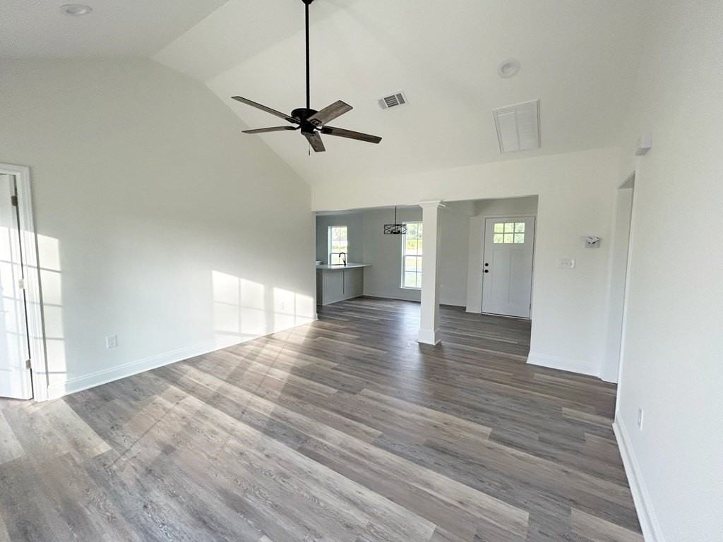 178 Leslie Hwy - Photo 3 of 15