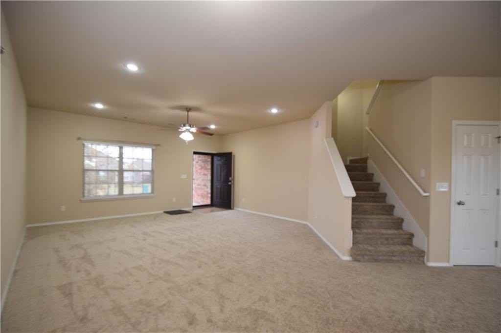 2914 N 14th Ct - Photo 5 of 24