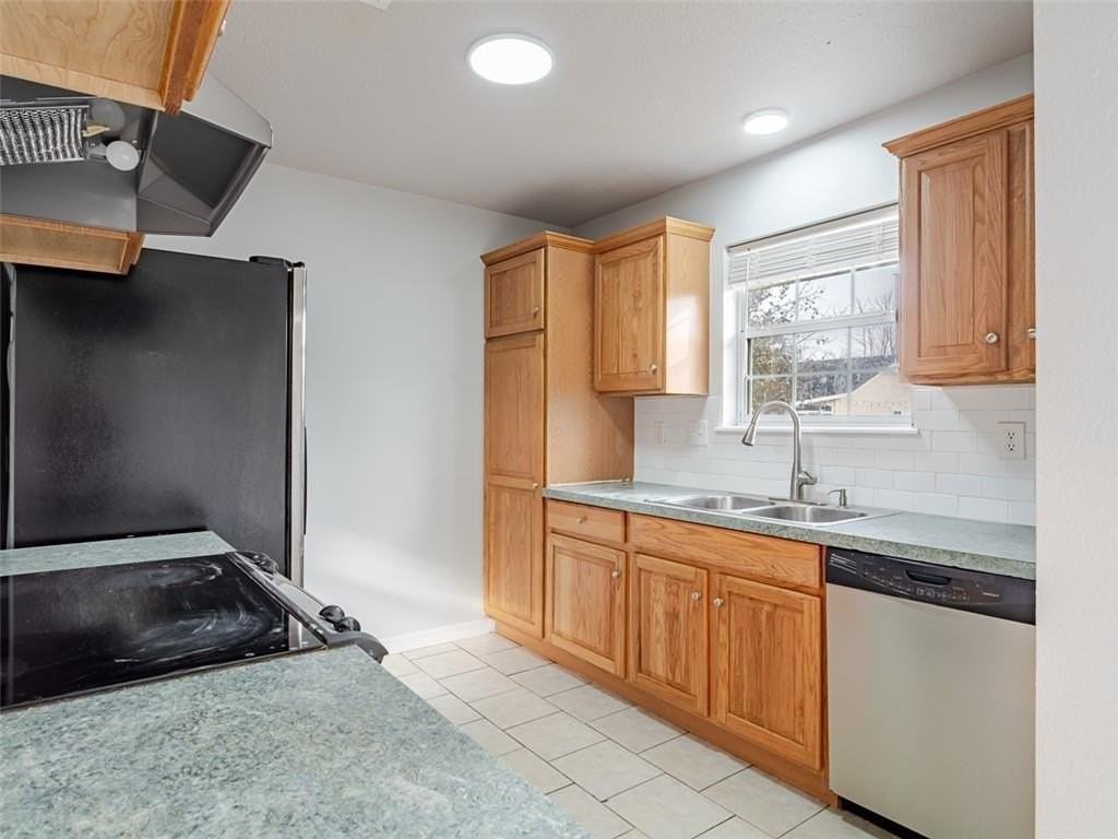 2802 W Sunset Dr - Photo 7 of 24