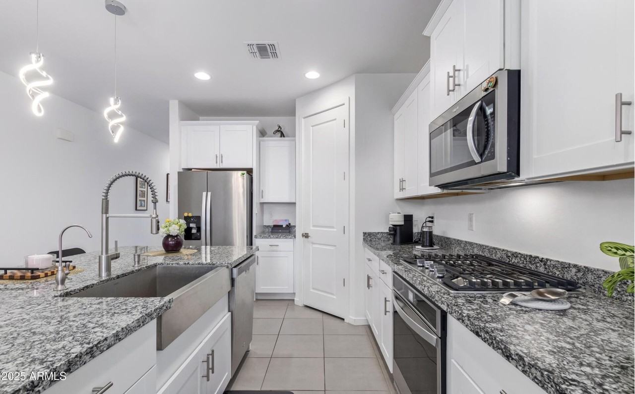 5613 W Notch Hill Rd - Photo 6 of 16