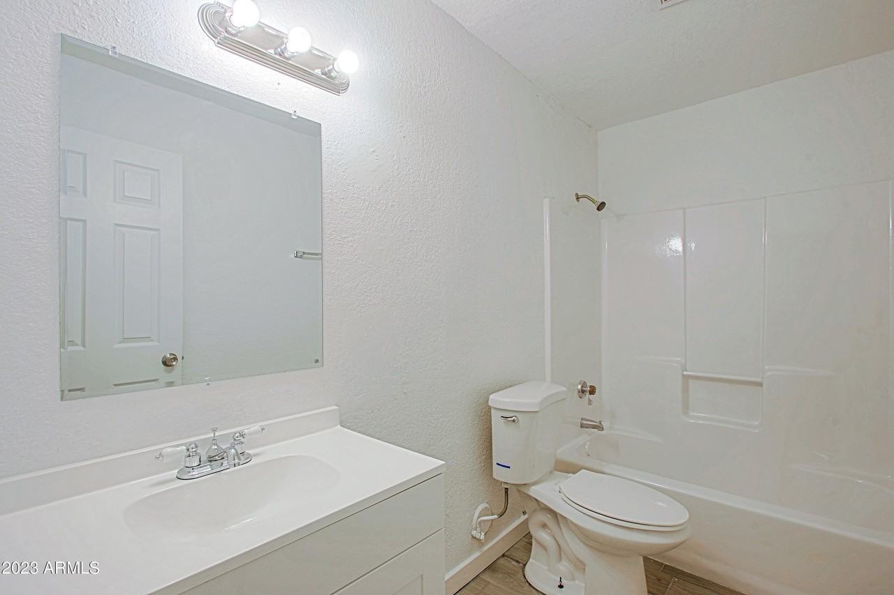 13207 N 21st Pl Unit 6 #6 - Photo 6 of 9