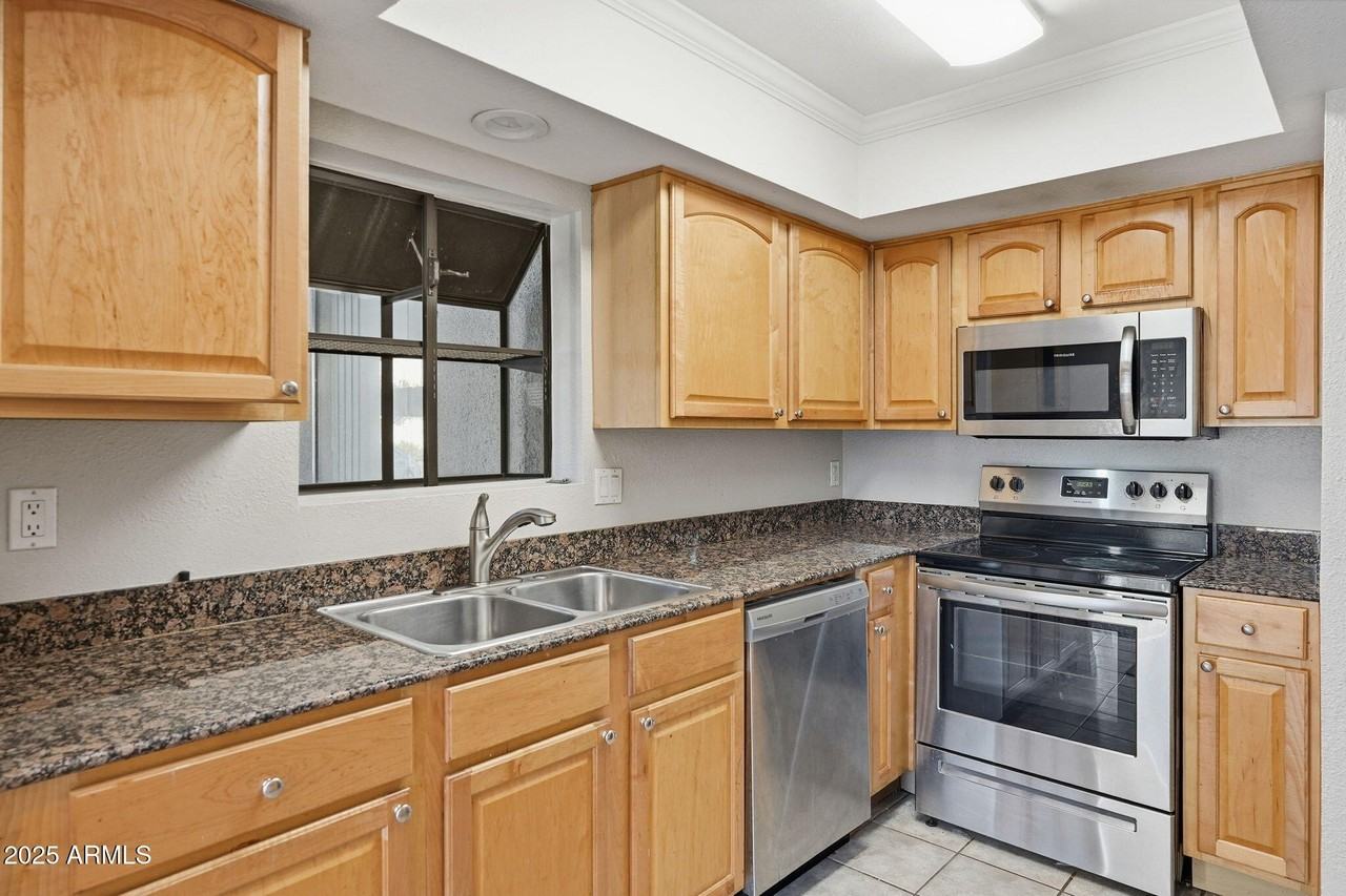 3329 W Danbury Dr Apt F109 #F109 - Photo 6 of 20