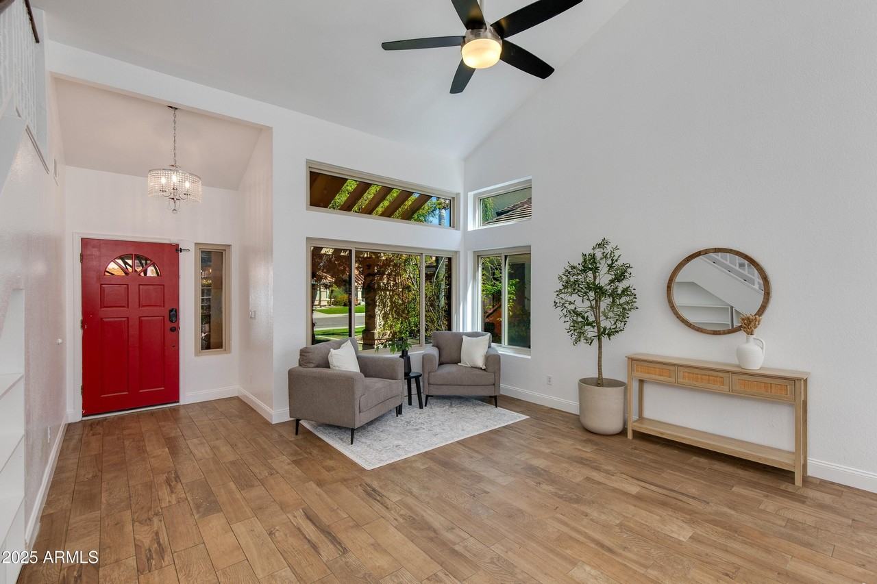 2119 E New Bedford Dr - Photo 2 of 41