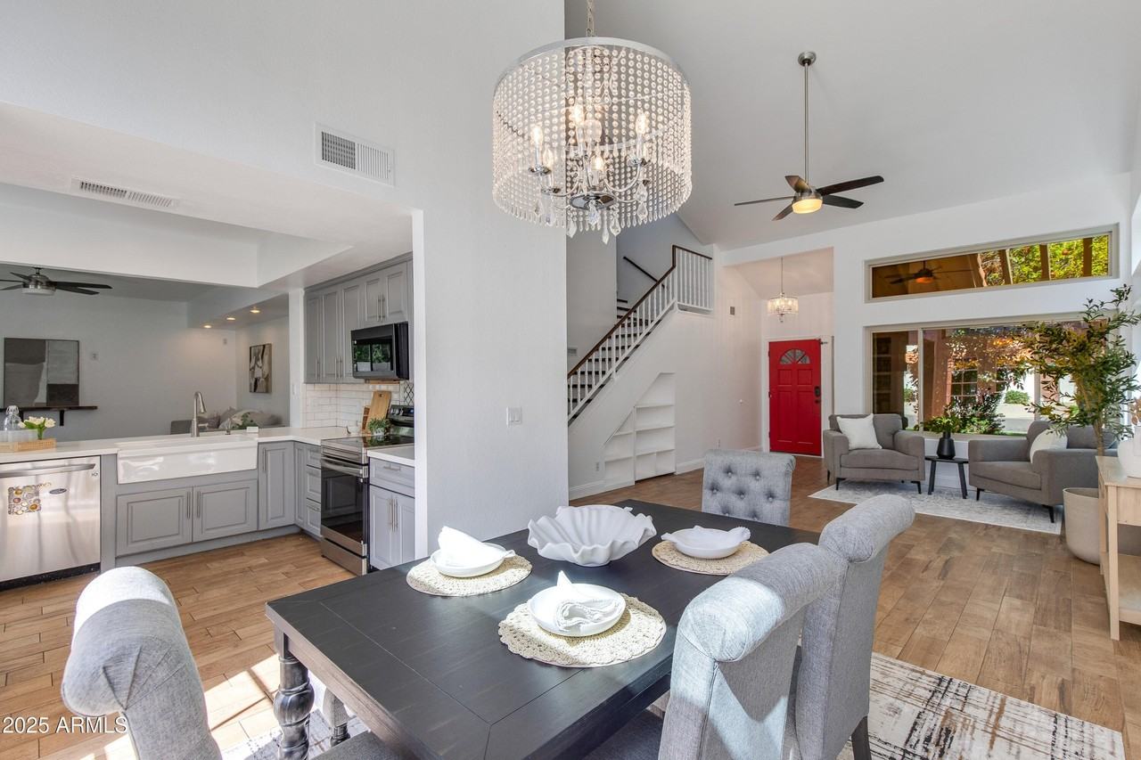 2119 E New Bedford Dr - Photo 5 of 41