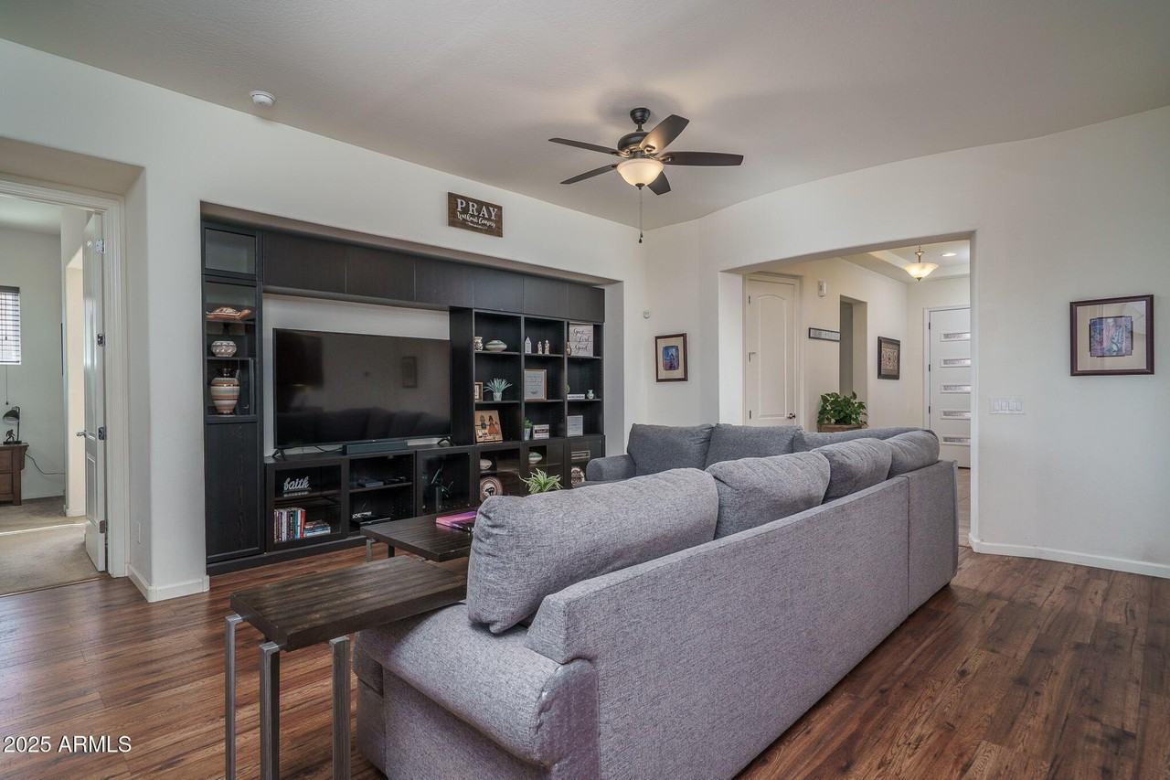 14757 W Pasadena Ave - Photo 5 of 39