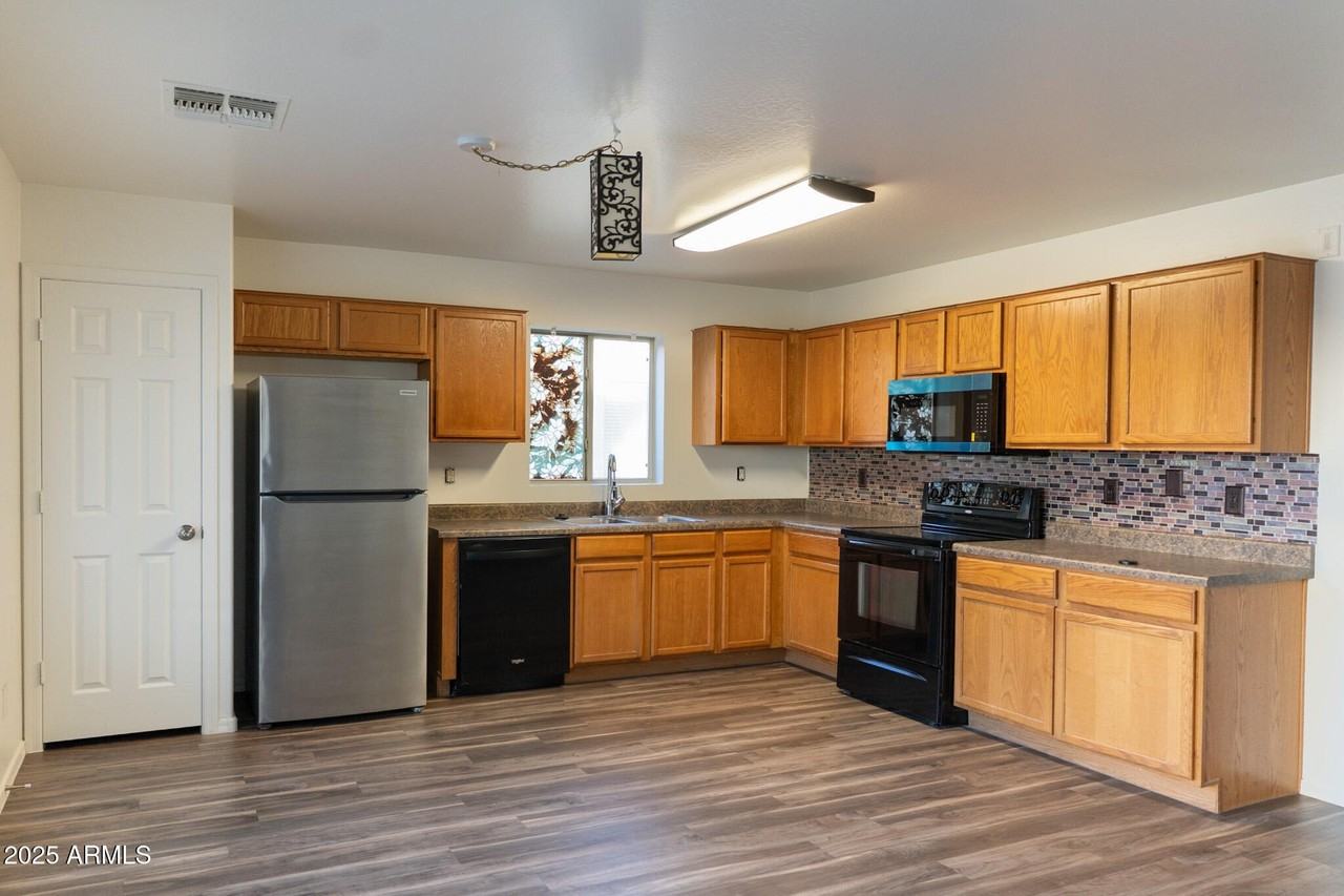 2234 W Central Ave - Photo 3 of 9