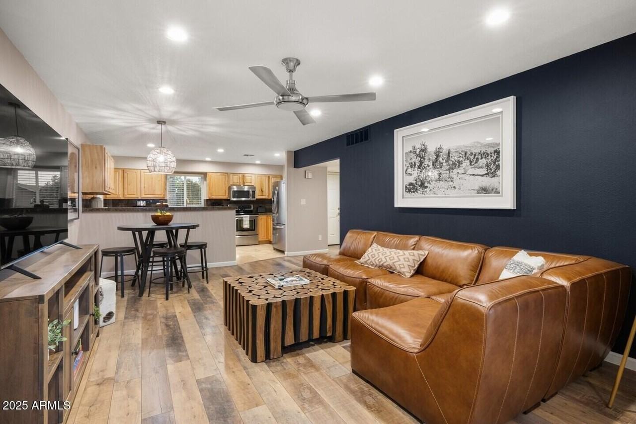 6419 E Cambridge Ave - Photo 2 of 20