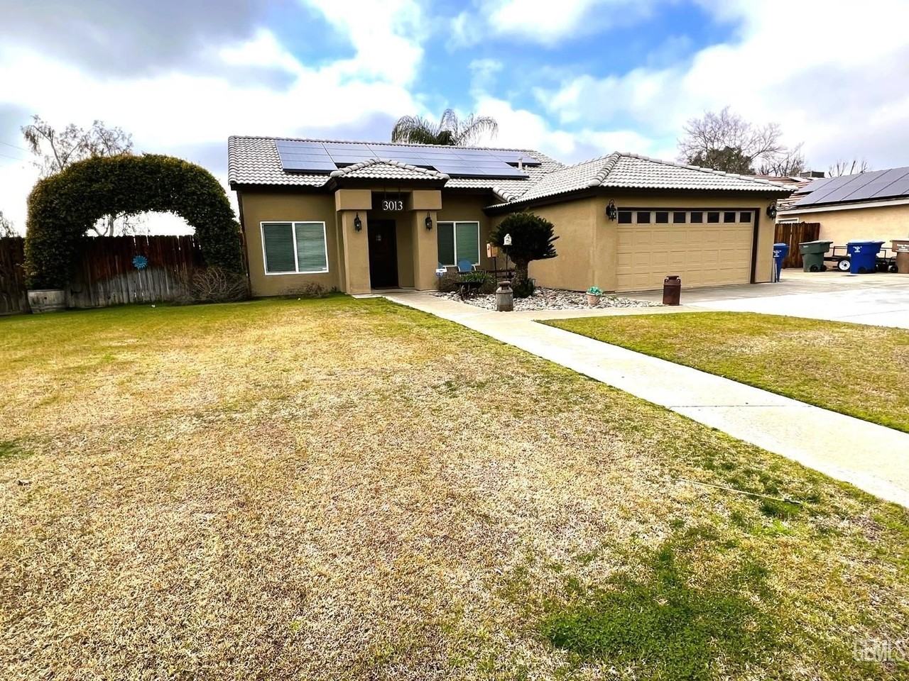 3013 Verdugo Ln - Photo 2 of 39