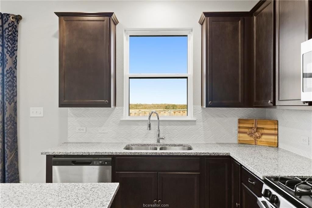 6008 Eldora Dr - Photo 7 of 22