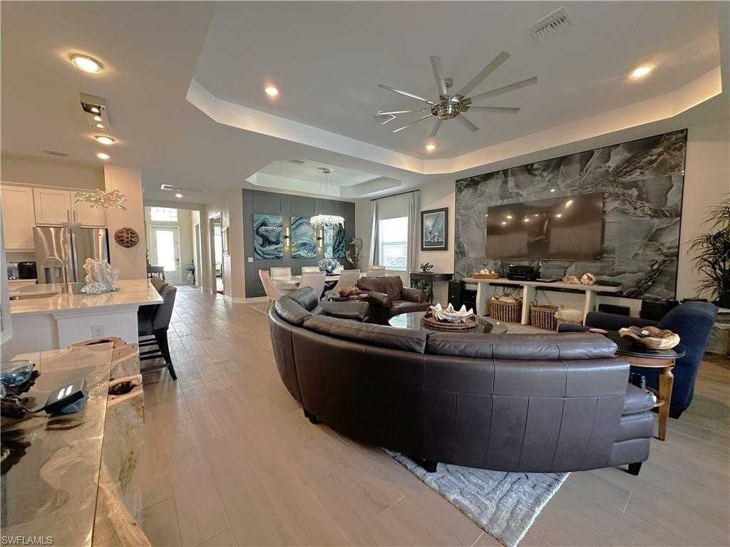 13533 Blue Bay Cir - Photo 5 of 35