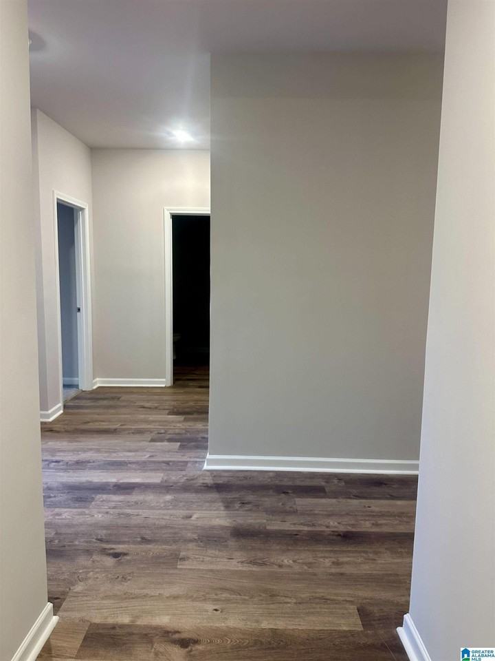 1015 Brookhaven Dr - Photo 3 of 10