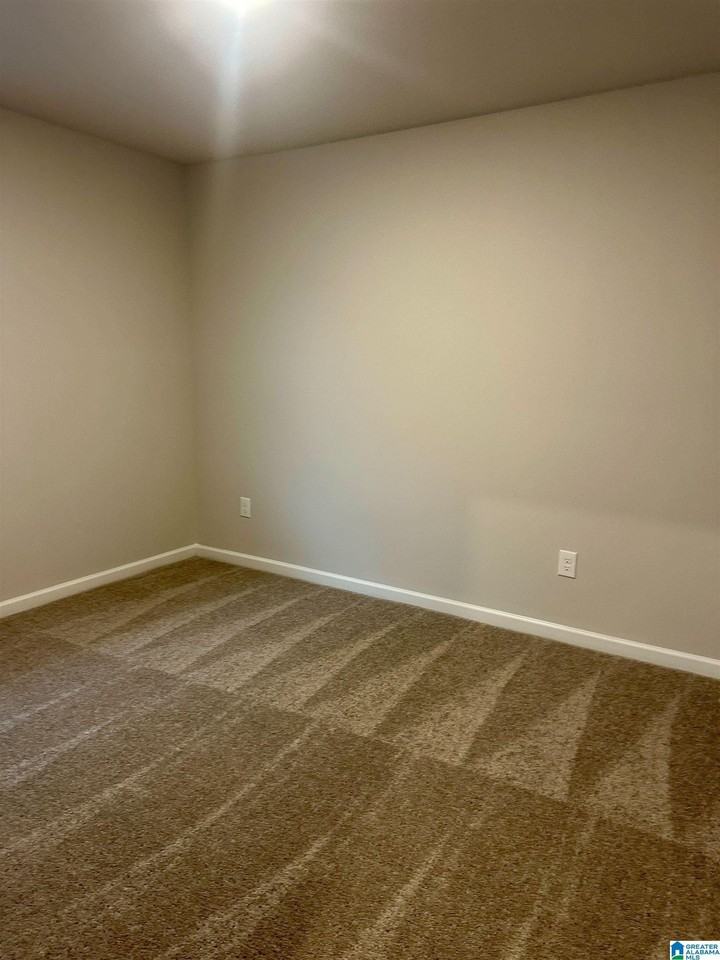 1015 Brookhaven Dr - Photo 5 of 10