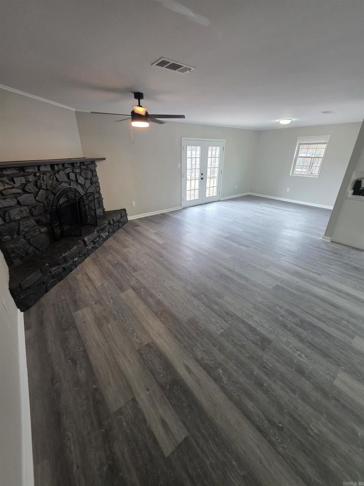 10 Hollyridge Ct - Photo 2 of 14