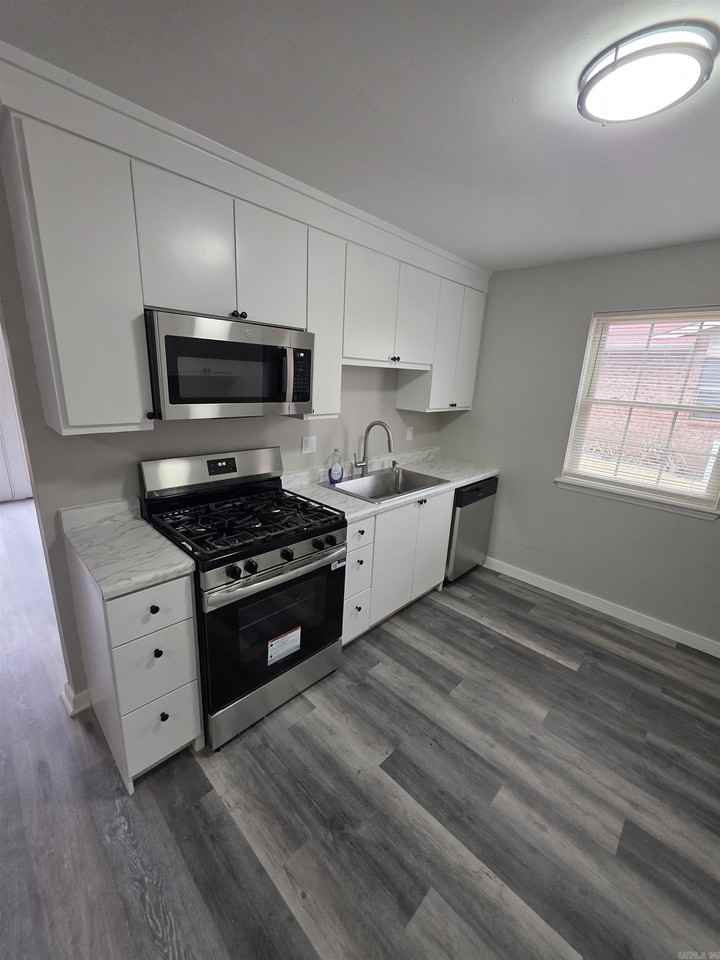 10 Hollyridge Ct - Photo 5 of 14