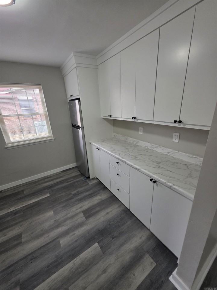 10 Hollyridge Ct - Photo 6 of 14