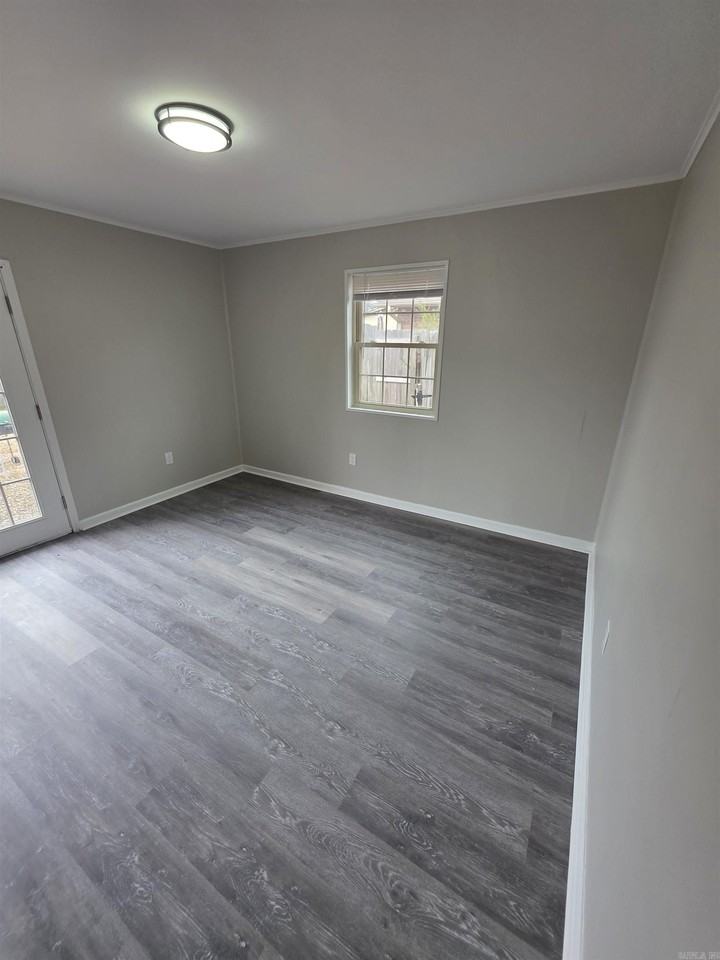 10 Hollyridge Ct - Photo 7 of 14