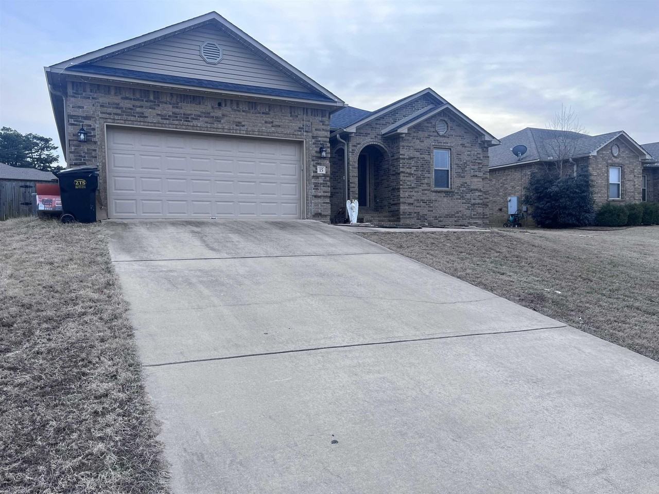 15 Sierra Dr - Photo 3 of 29