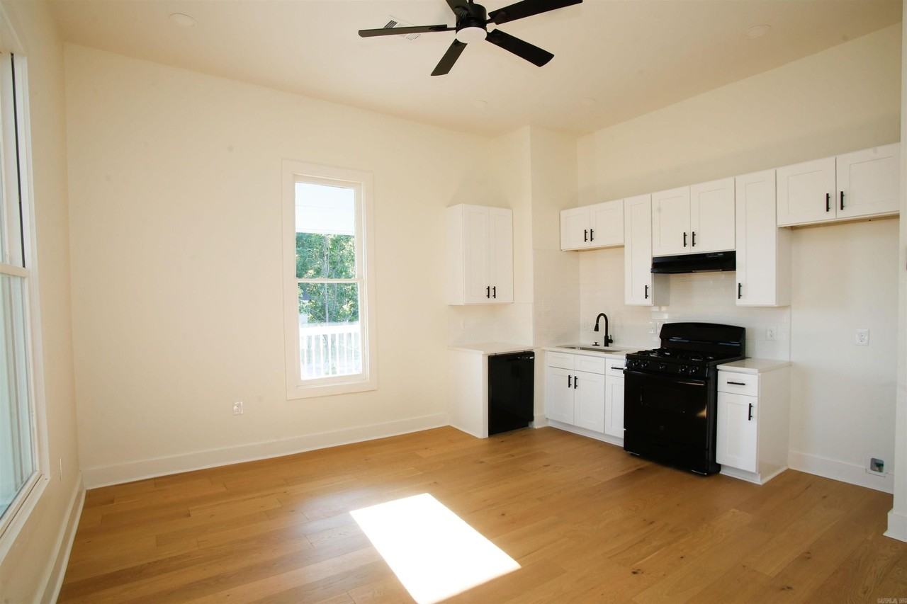 2324 W Daisy L Gatson Bates Dr - Photo 4 of 14