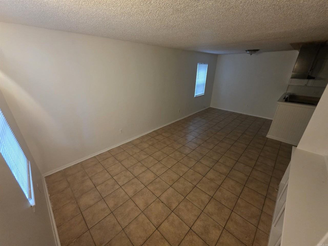 301 S Border St - Photo 2 of 8