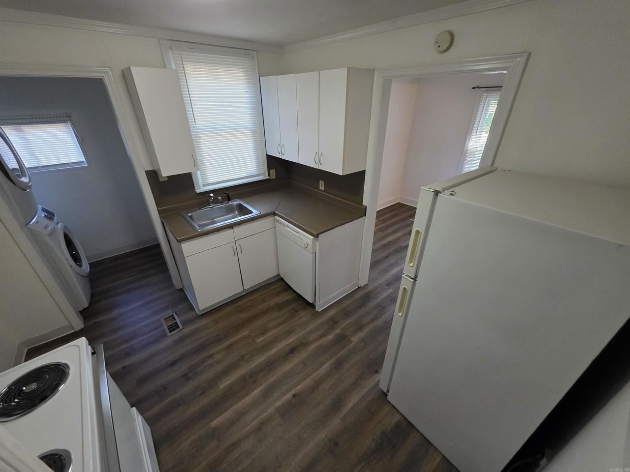 402 S Valentine St - Photo 3 of 13