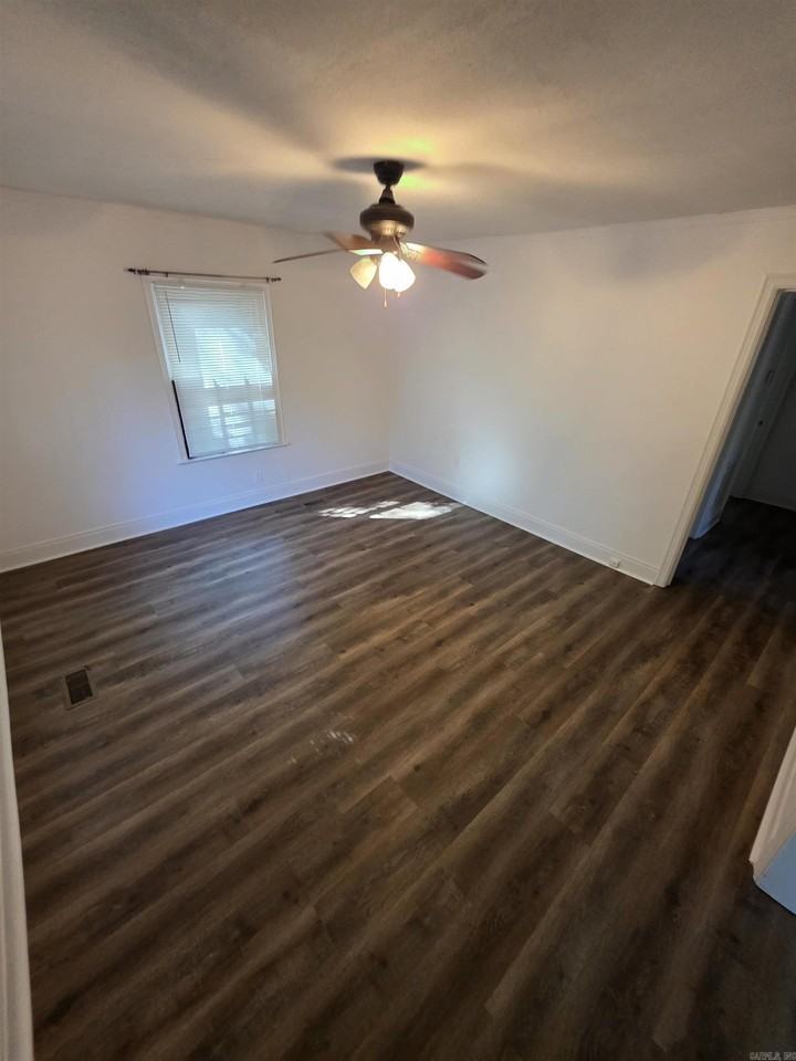 402 S Valentine St - Photo 6 of 13