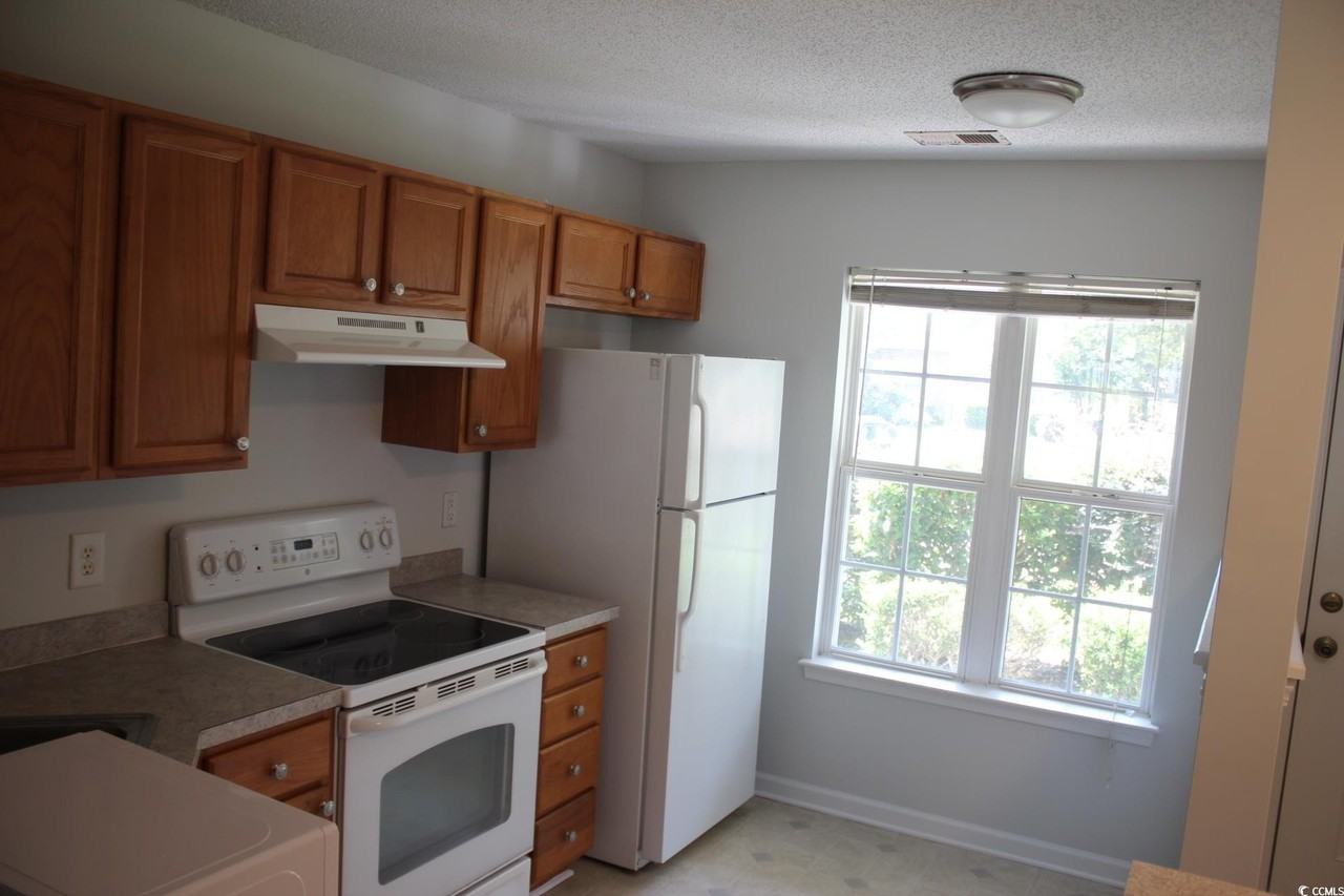 1256 Shoebridge Dr - Photo 3 of 19