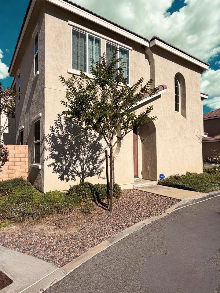 5348 N Alumni Ln - Photo 2 of 10