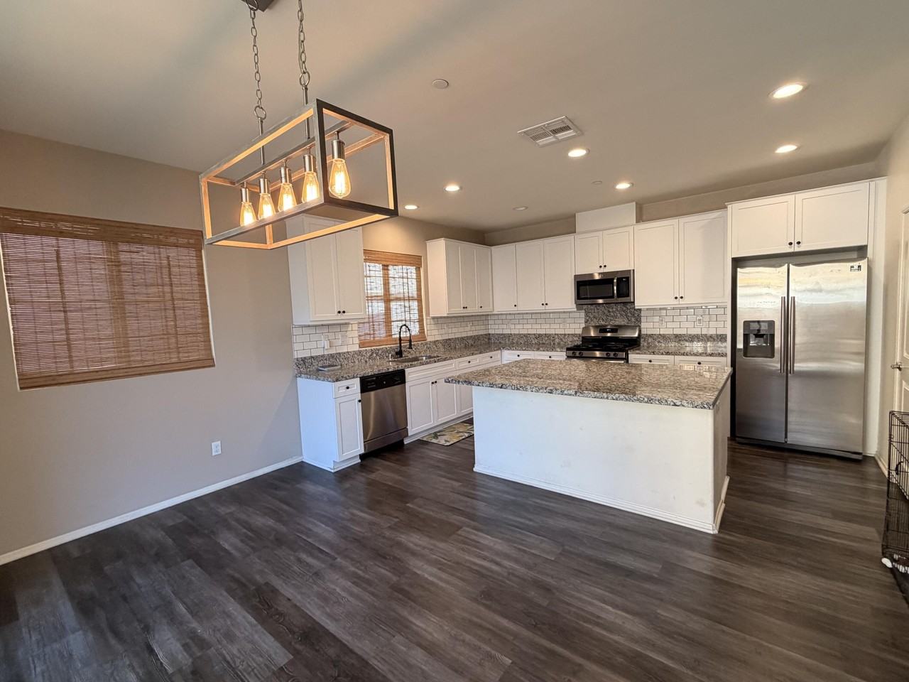 5348 N Alumni Ln - Photo 3 of 10