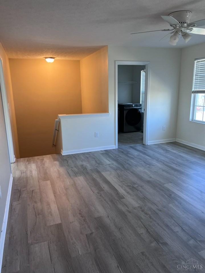 445 Hennepin Dr - Photo 6 of 17