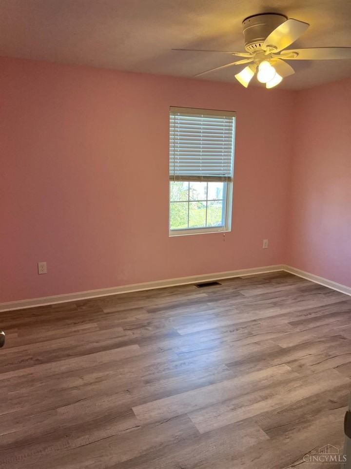 445 Hennepin Dr - Photo 7 of 17