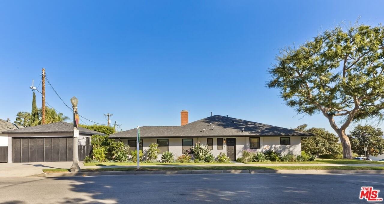 9125 David Ave - Photo 4 of 41