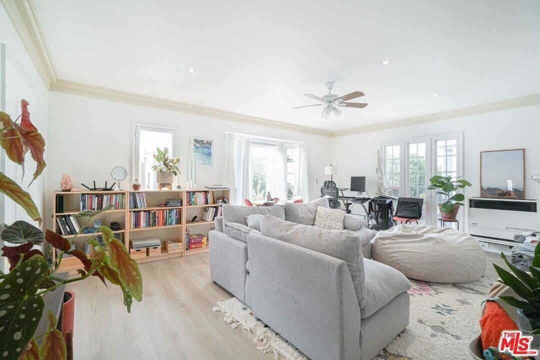 5139 Marathon St - Photo 5 of 9