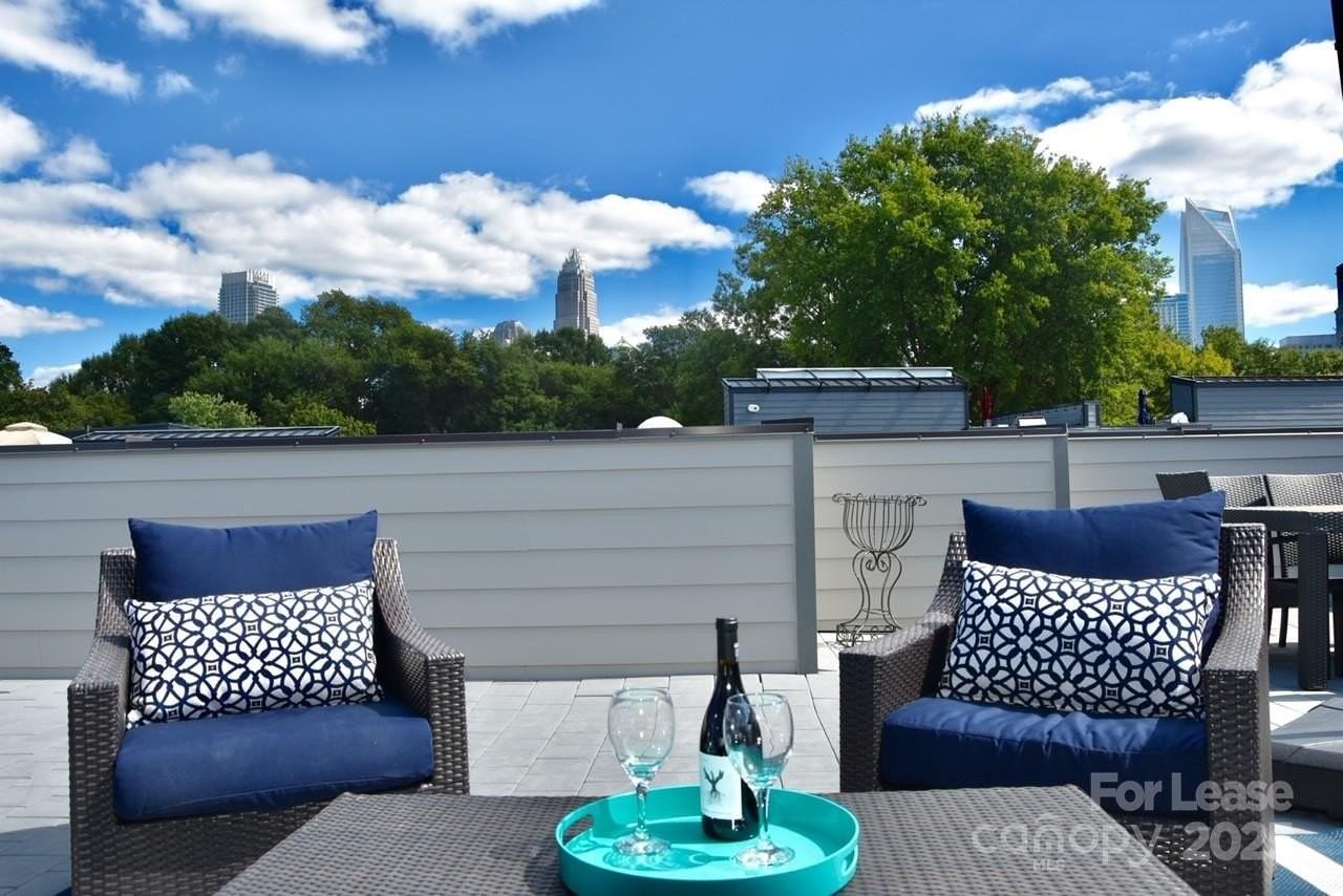 916 Westbrook Dr Unit B #B - Photo 3 of 33