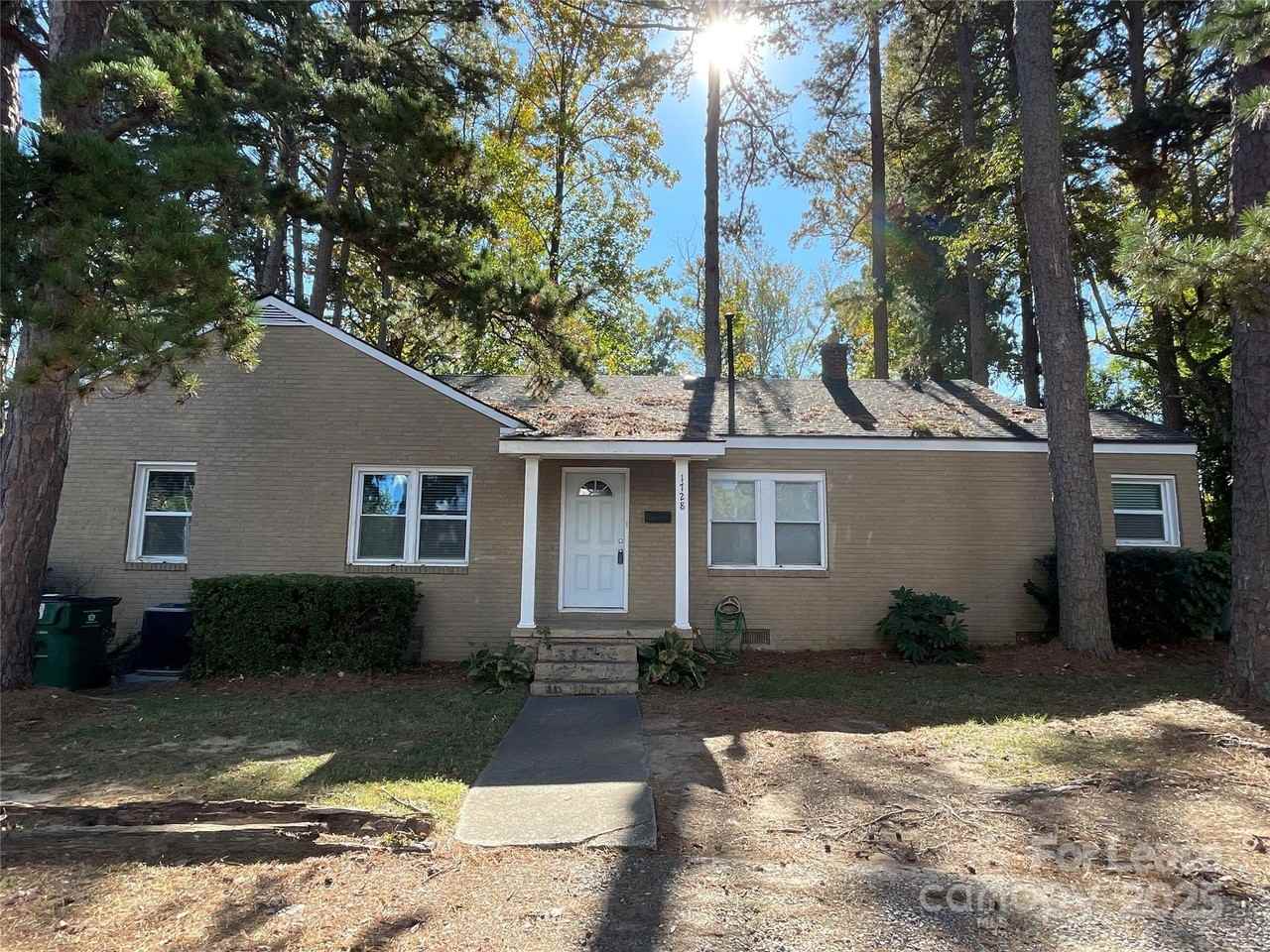 1728 Matheson Ave - Photo 2 of 11