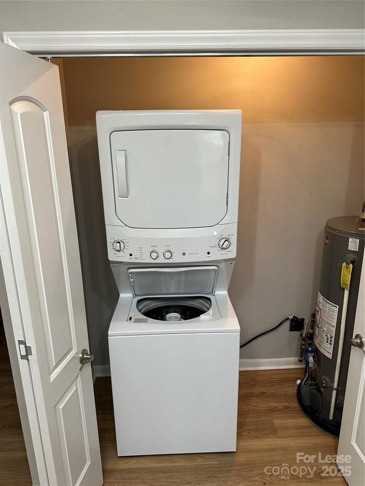 816 Catawba St - Photo 4 of 10