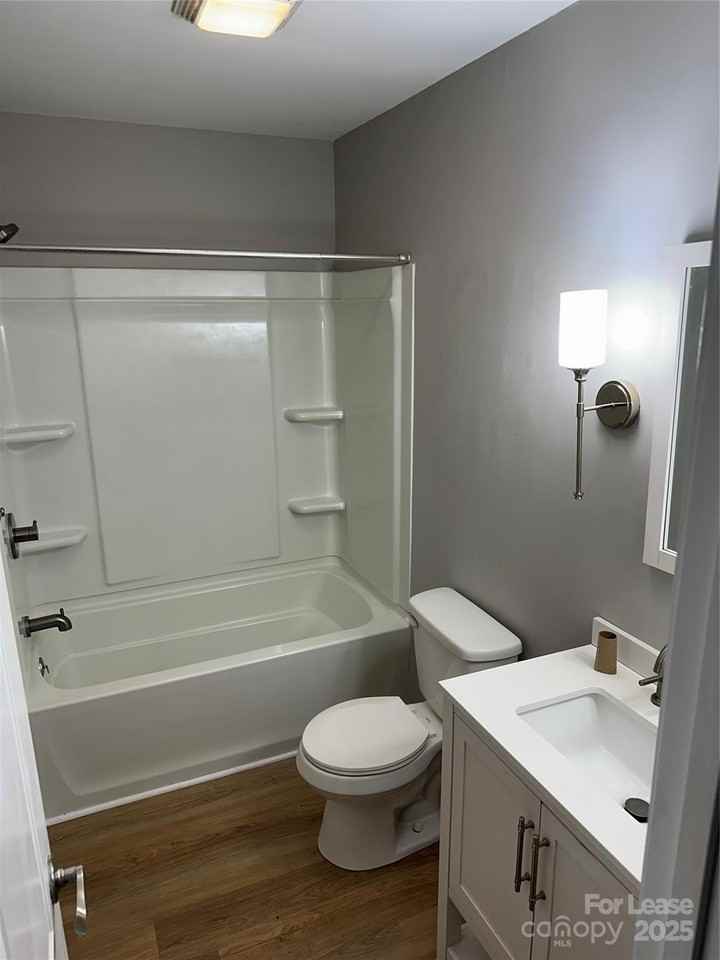 816 Catawba St - Photo 6 of 10